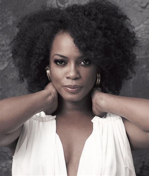 Aunjanue Ellis